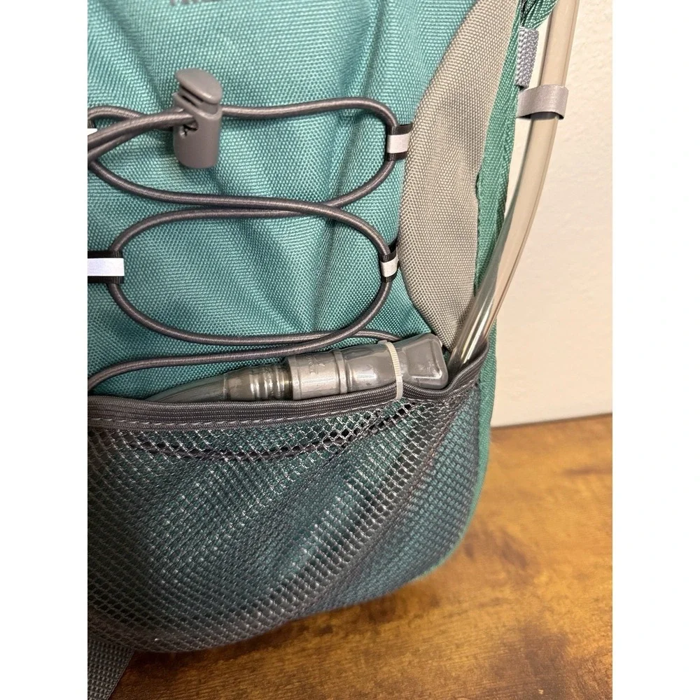 Hydration Bag Interior Liquid Reservoir Avalanche Explorer 34oz Teal & Grey NEW